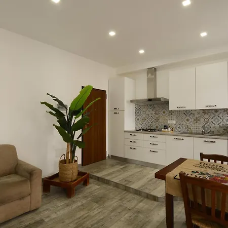 Kennedy Family Apts * Alguer